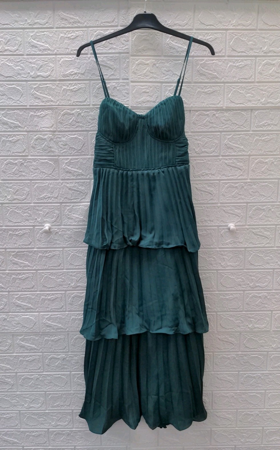 New Lulu\'s Cascading Crush Emerald Midi Dress Size M New Lulu\'s Cascading Crush Emerald Midi Dress Size M