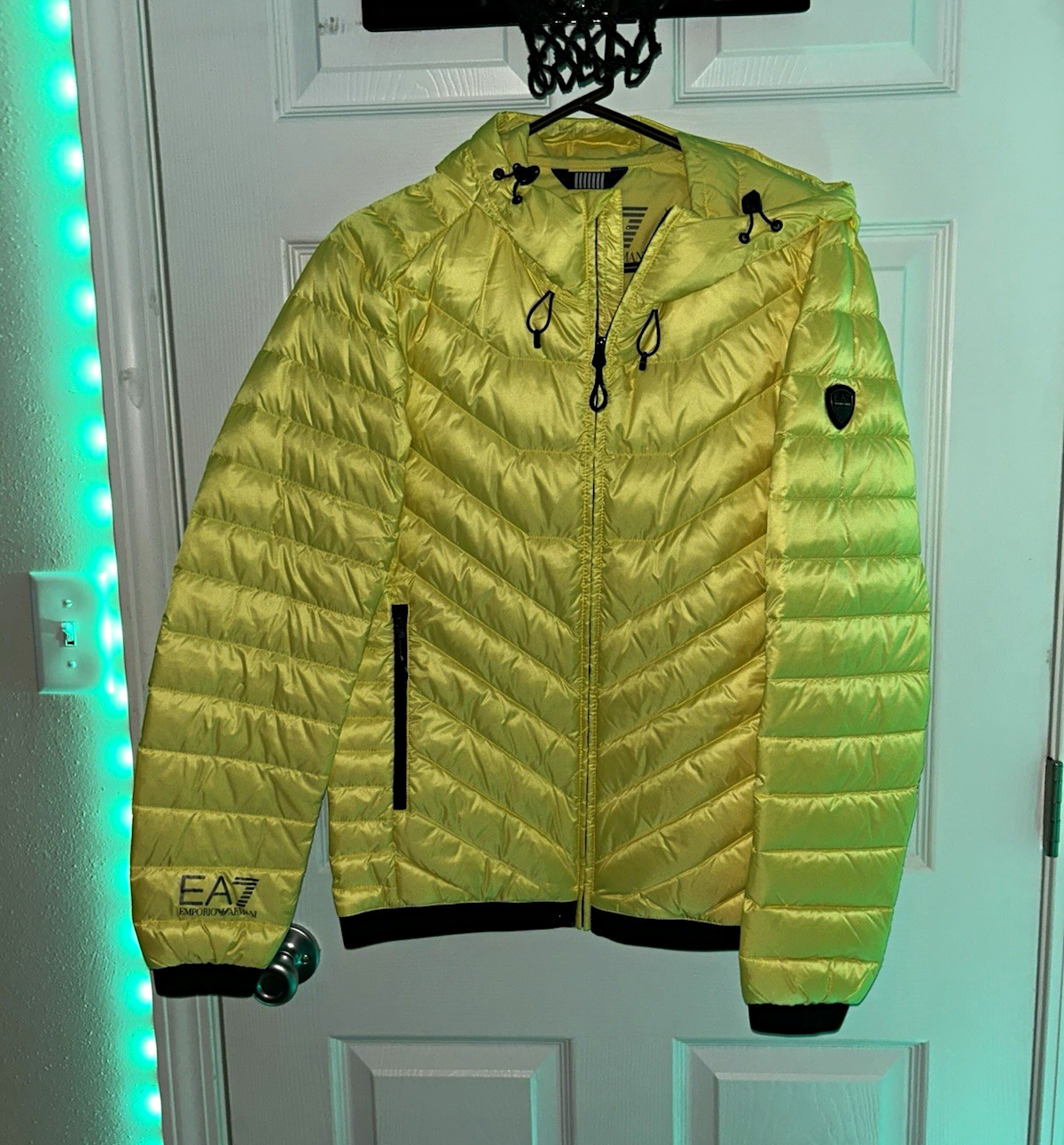 EA7 Emporio Armani Men’s S Yellow Hooded Full Zip Puffer Jacket Quilted EA7 Emporio Armani Men’s S Yellow Hooded Full Zip Puffer Jacket Quilted