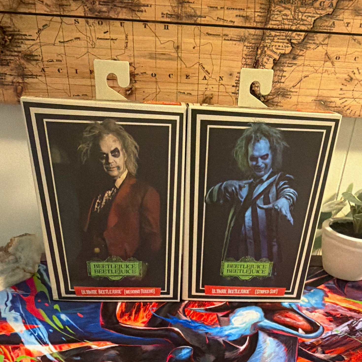 NECA Beetlejuice Ultimate Action Figure Lot - Tourist Suit & Red Tuxedo (BOTH)
