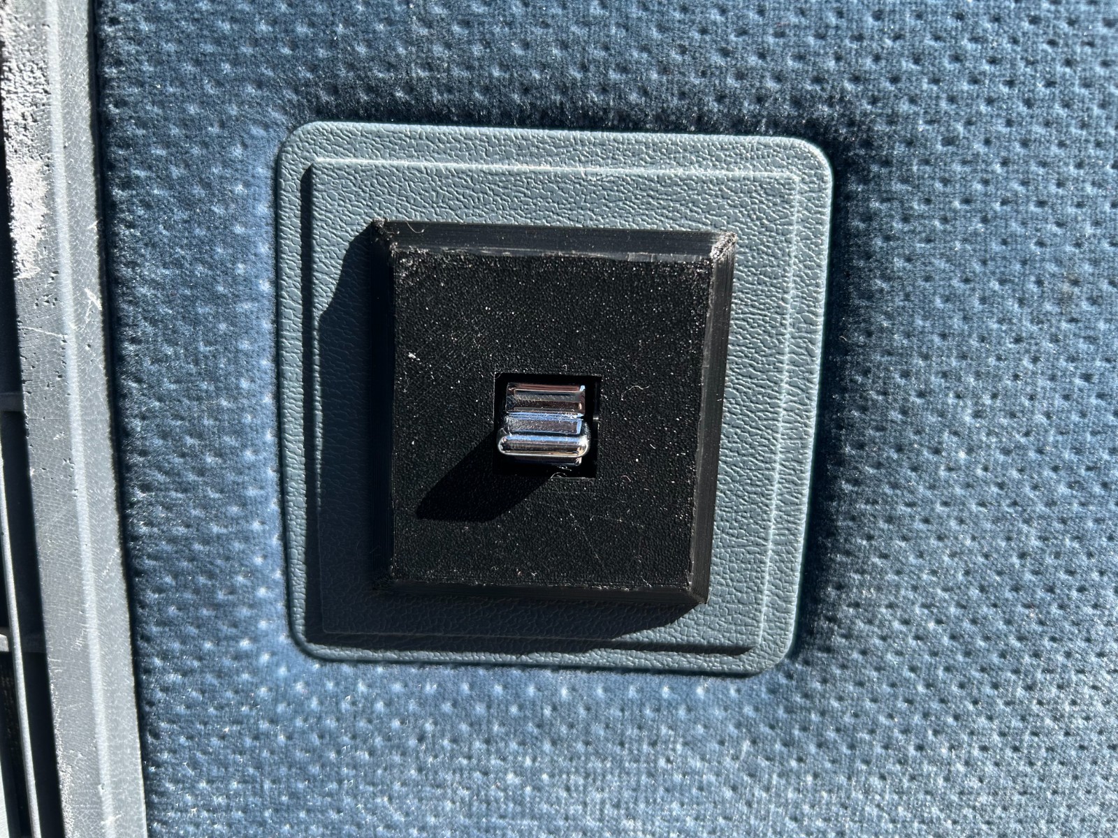 1980-1986 Ford F-Series Full Power Window Switch Bezel (PASSENGER\'S SIDE) 1980-1986 Ford F-Series Full Power Window Switch Bezel (PASSENGER\'S SIDE)
