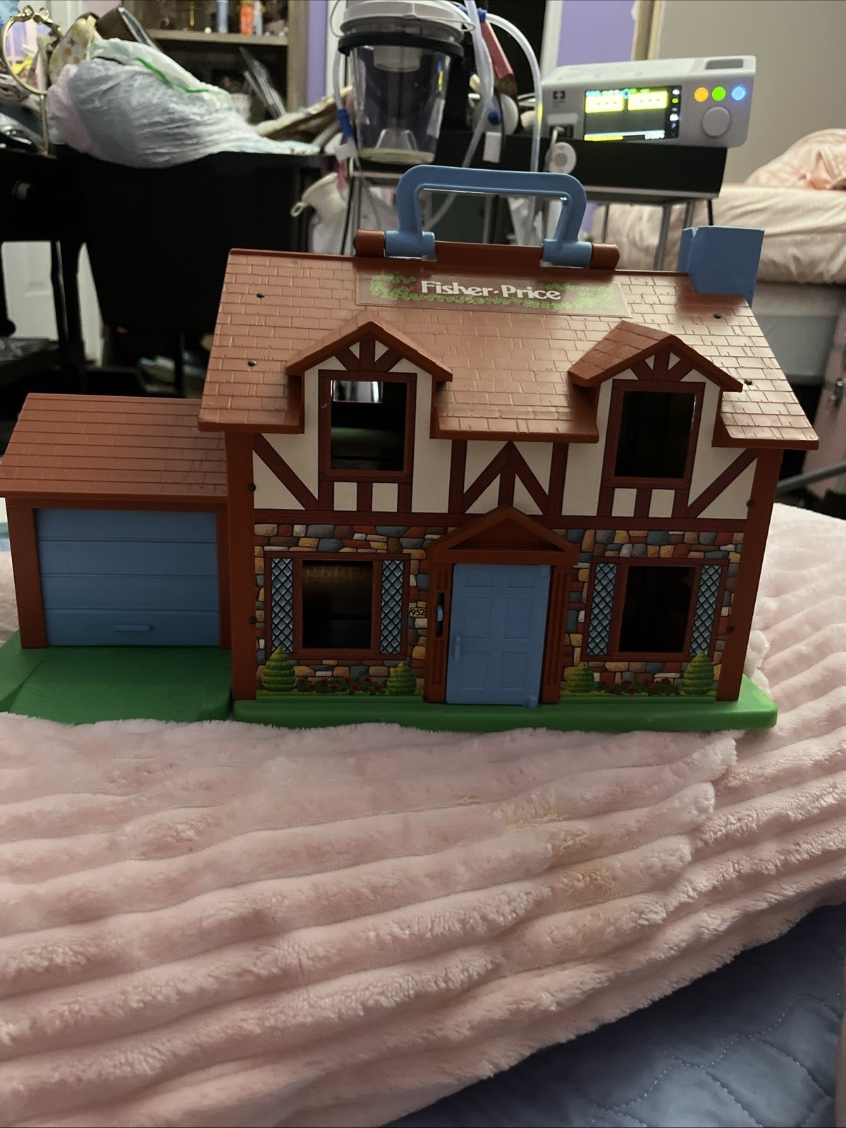 Vintage Fisher Price Little People Tudor House 952 Figures Cars Lot