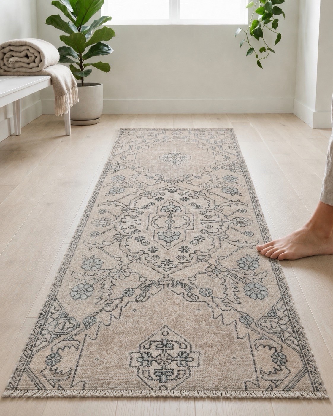 Vintage Hand-Knotted Area Rug 7\'9\