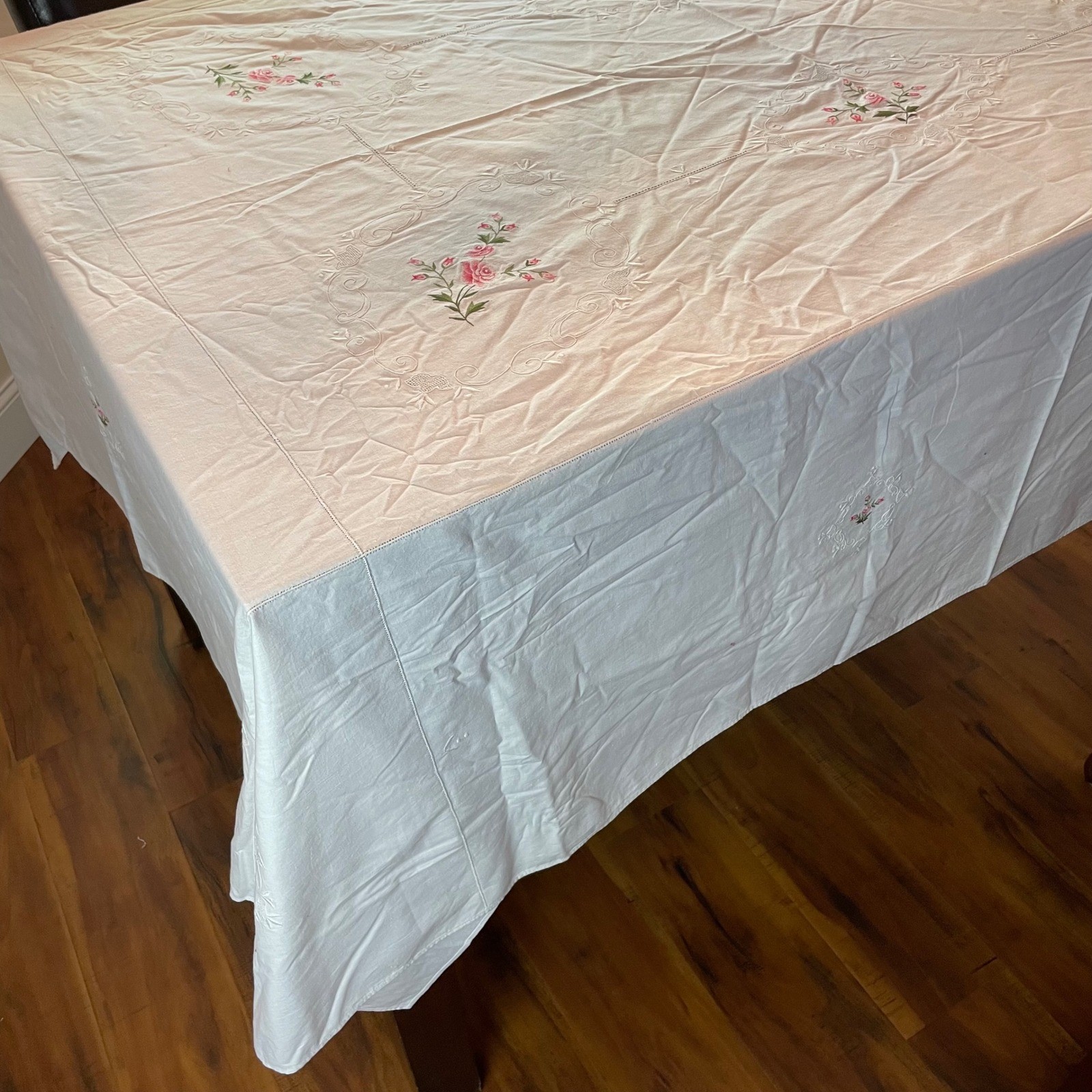 Vintage Floral Embroidered Tablecloth Rectangle 67x83 White Pink Holiday Party