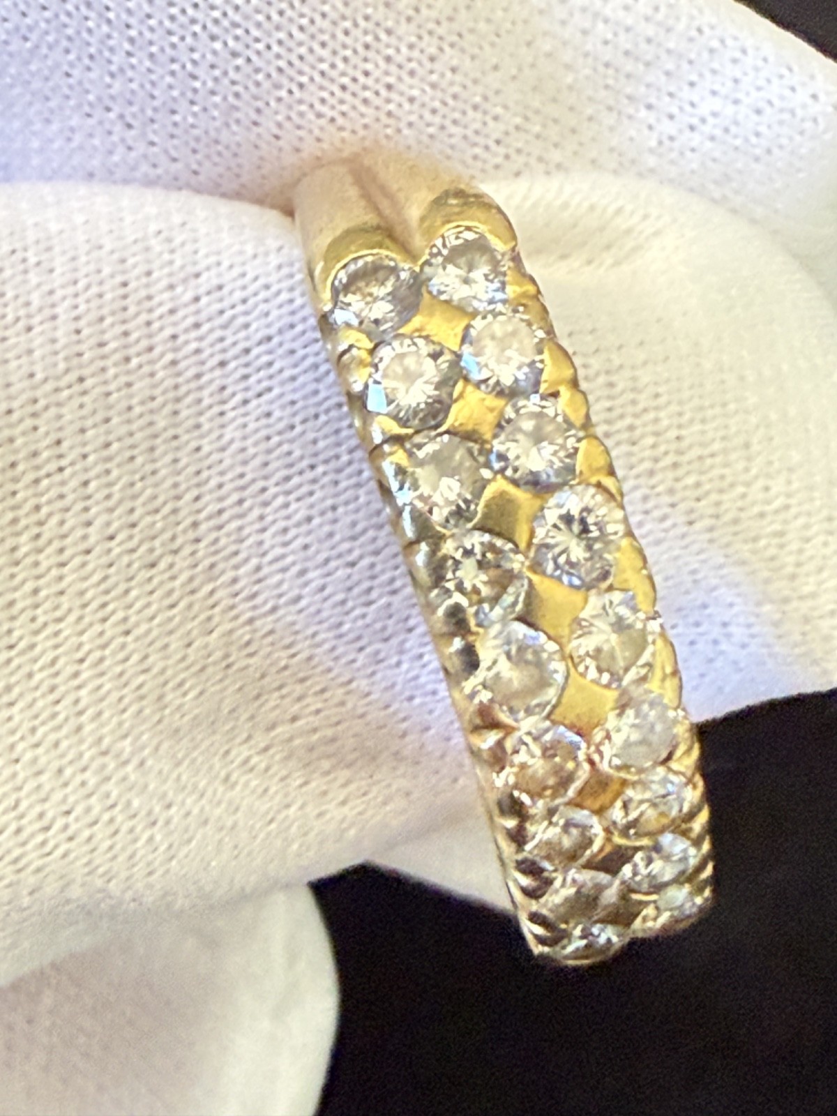 18K Yellow Gold 18 diamonds total of 1.06ct Ring weight 6.30g, size 9 1/2