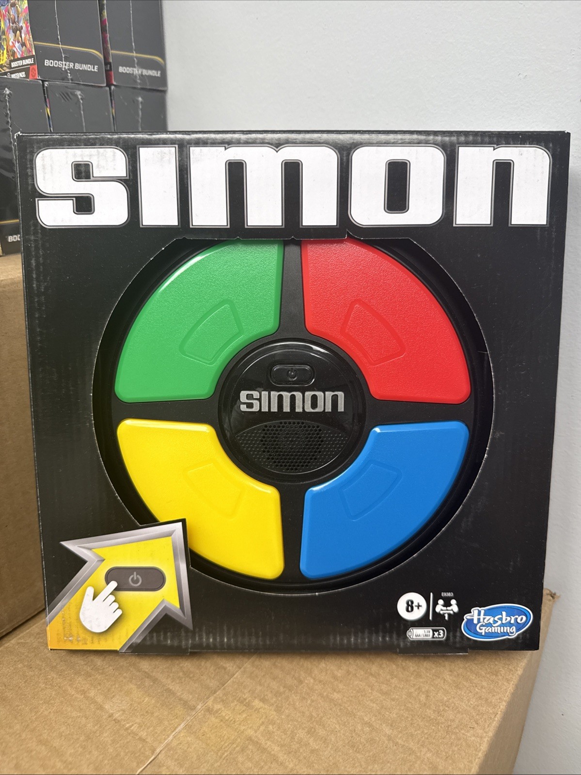 Hasbro SIMON Classic Electronic Memory Matching Game Lights & Sound NEW IN BOX Hasbro SIMON Classic Electronic Memory Matching Game Lights & Sound NEW IN BOX