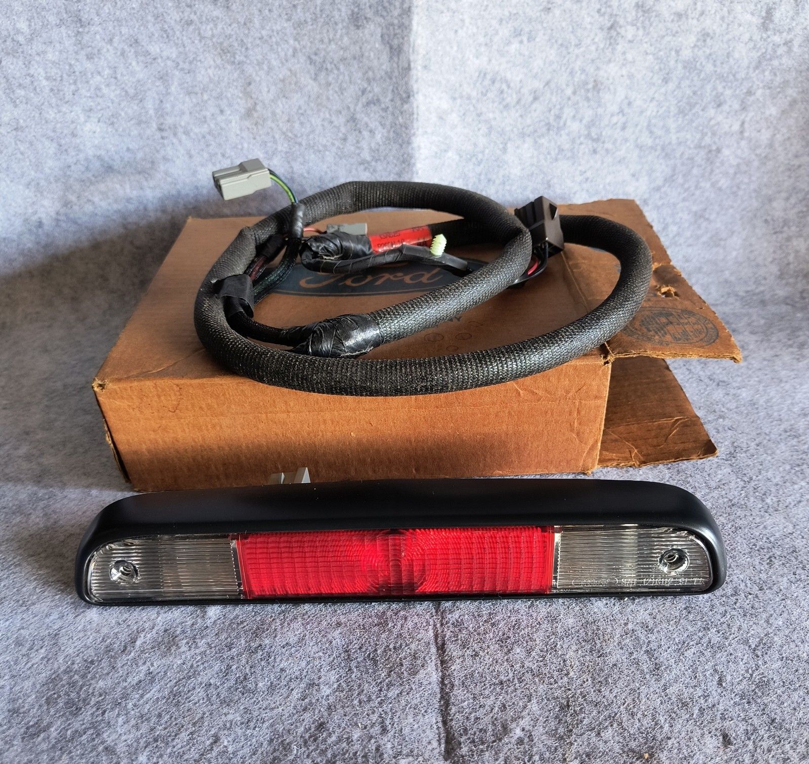 NOS 92-97 Ford F-Series 92-96 Bronco Third 3rd Brake/Cargo Light Assembly NOS 92-97 Ford F-Series 92-96 Bronco Third 3rd Brake/Cargo Light Assembly