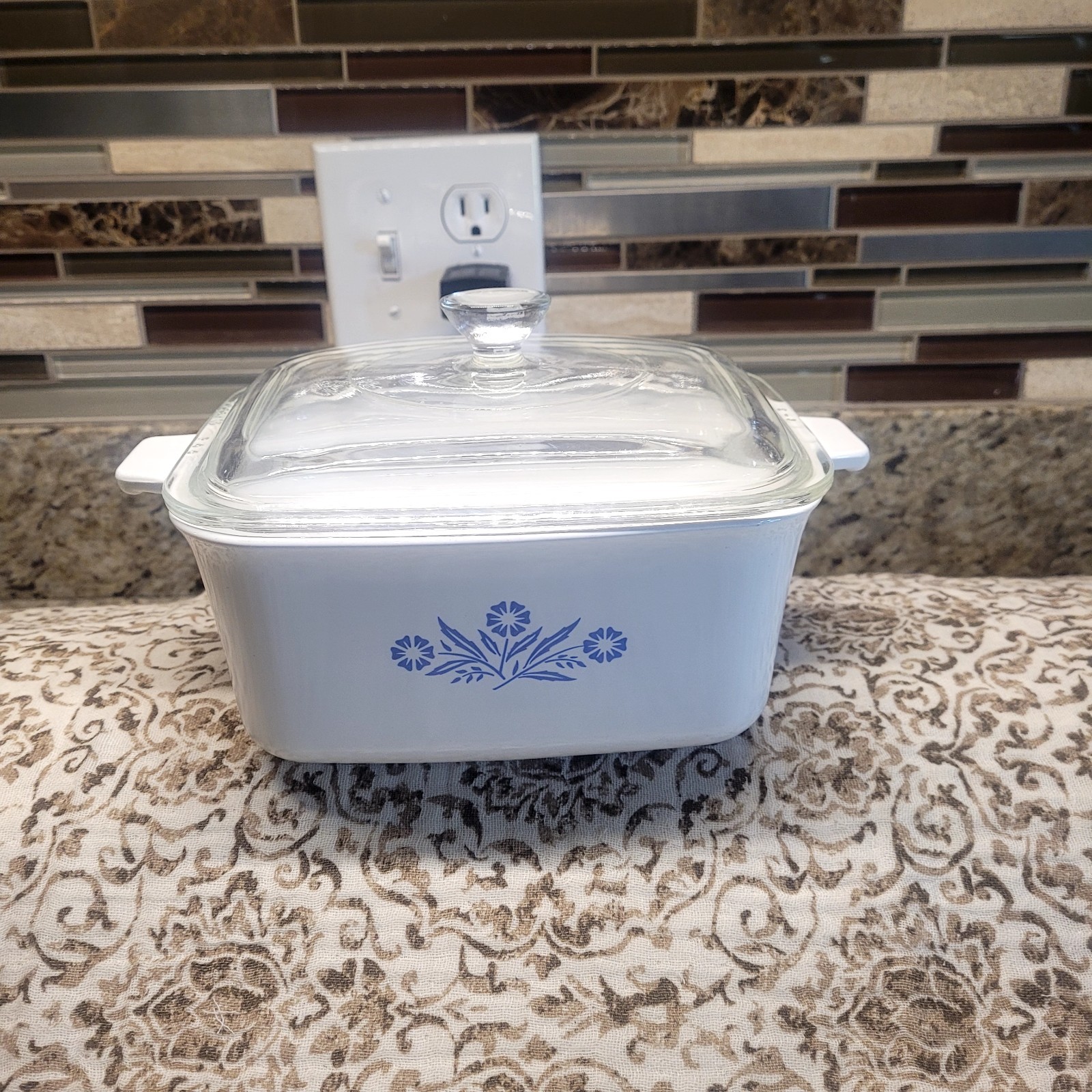 Vtg CORNING WARE P-4-B blue cornflower  1 1/2 Qts. Rectangle W/ Pyrex Lid, USA