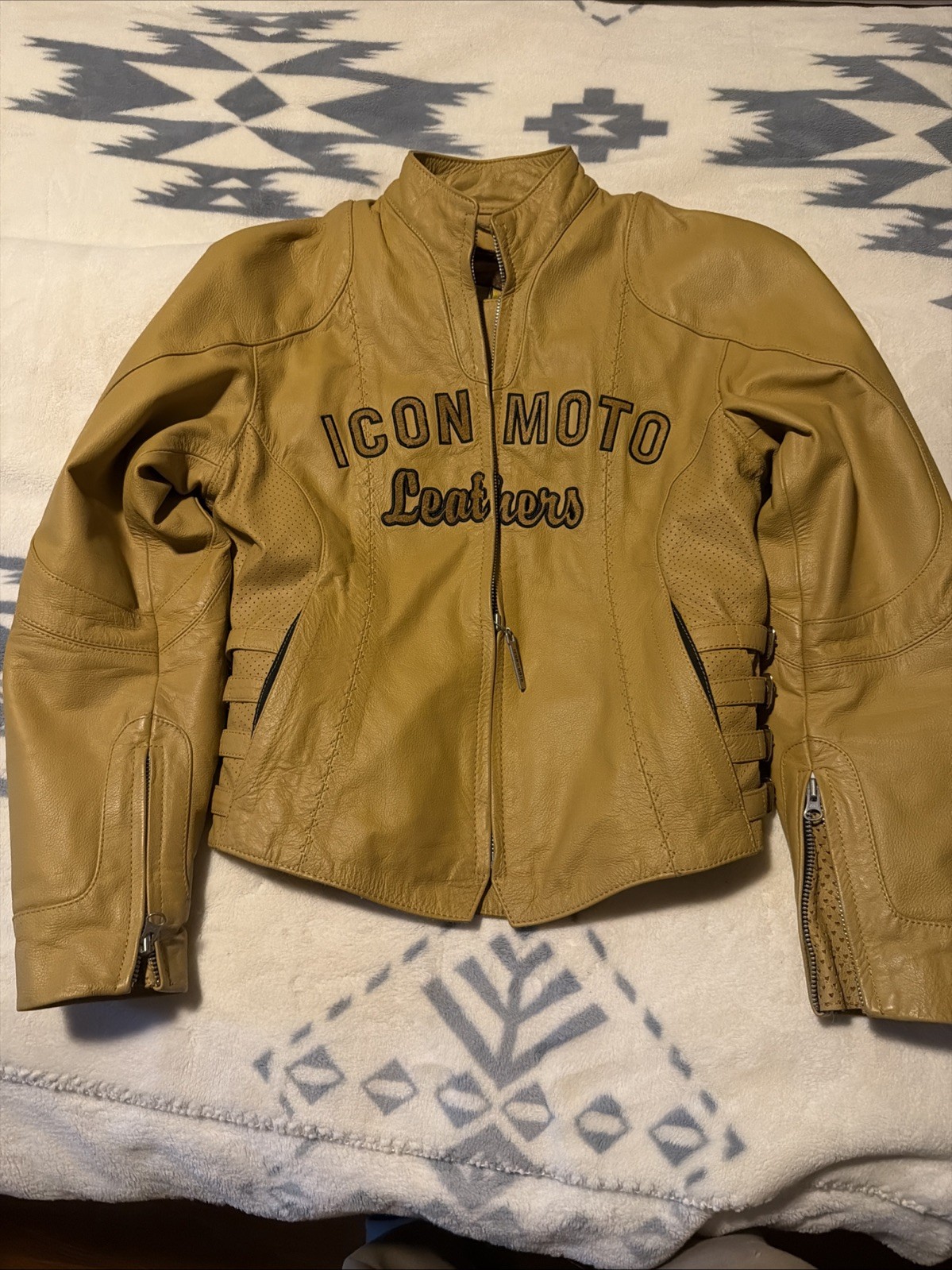 RARE -  ICON MOTO BOMBSHELL Leather Motorcycle Jacket Tan Small Beautiful