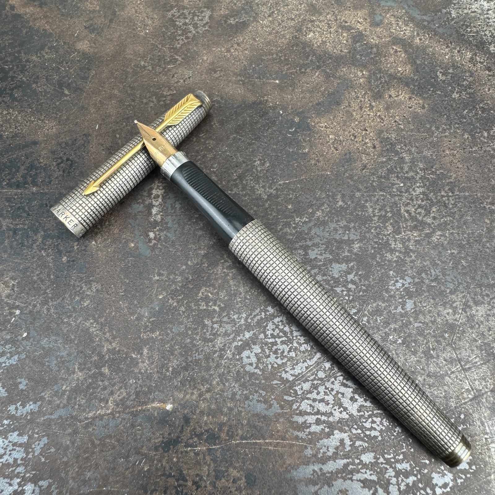 Vtg PARKER 75 Sterling Silver Fountain Pen w/ 14k NIB