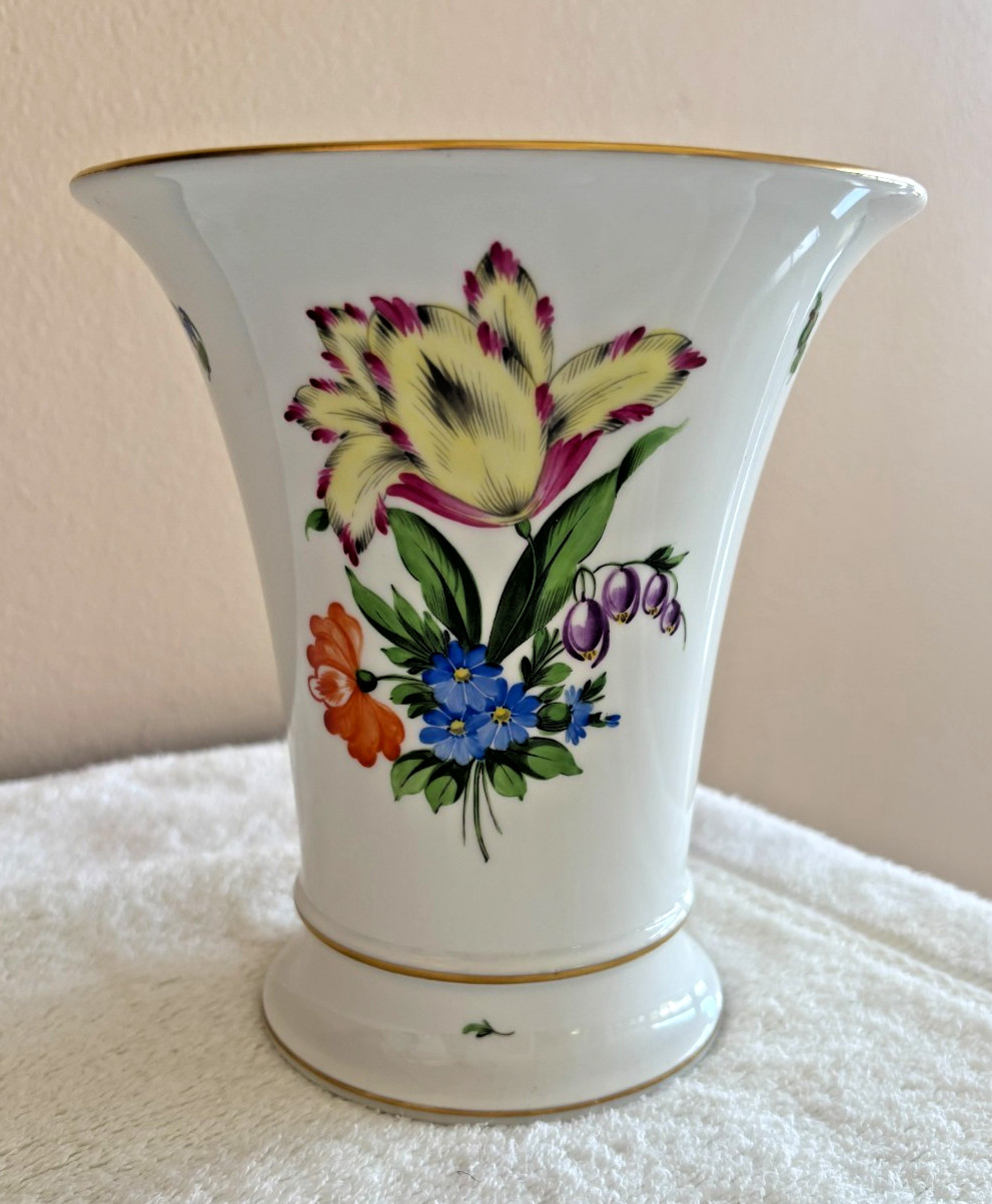 HAND PAINTED VINTAGE VASE FROM HEREND, HUNGARY, 7\