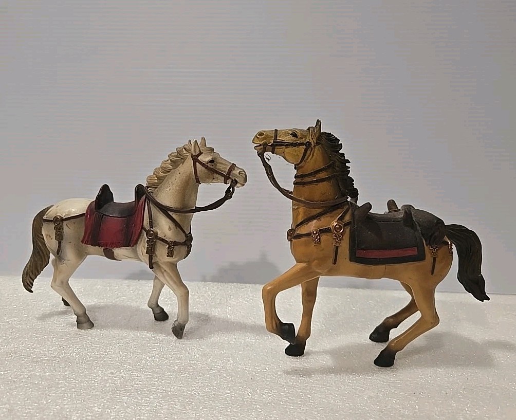 2 Vintage Blue Box Blue Horses