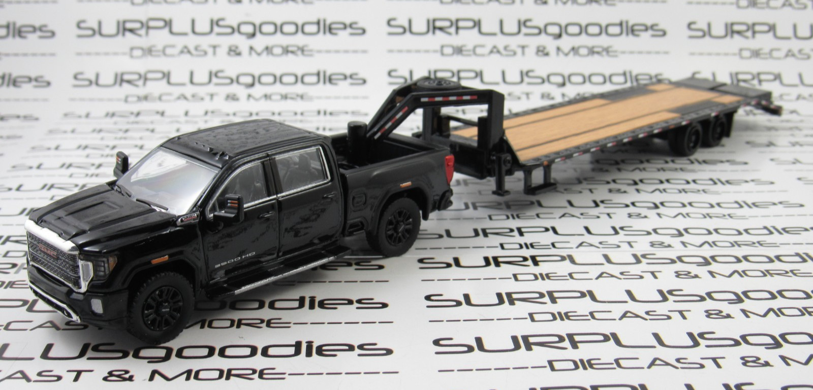 Greenlight Black 2022 GMC SIERRA 2500 2500HD DENALI Pickup w/Gooseneck Trailer