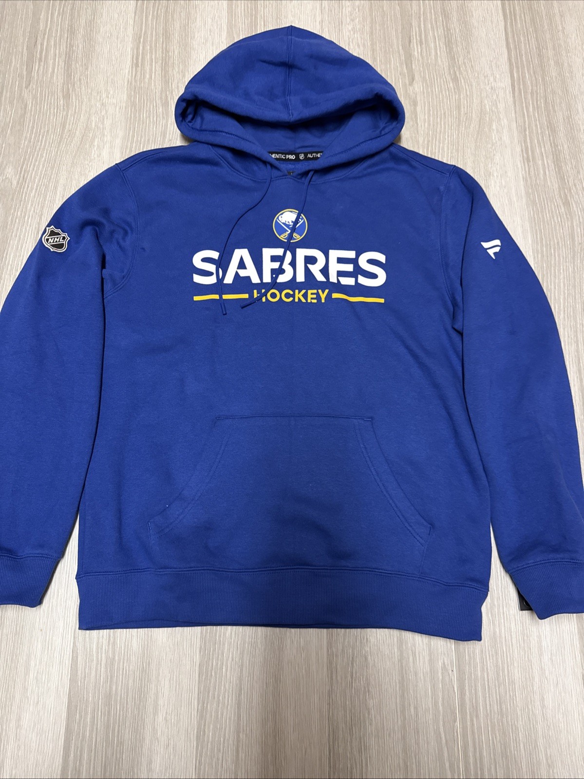 NWT Mens Medium Buffalo Sabres Fanatics Authentic Pro Pullover Hooded Sweatshirt NWT Mens Medium Buffalo Sabres Fanatics Authentic Pro Pullover Hooded Sweatshirt