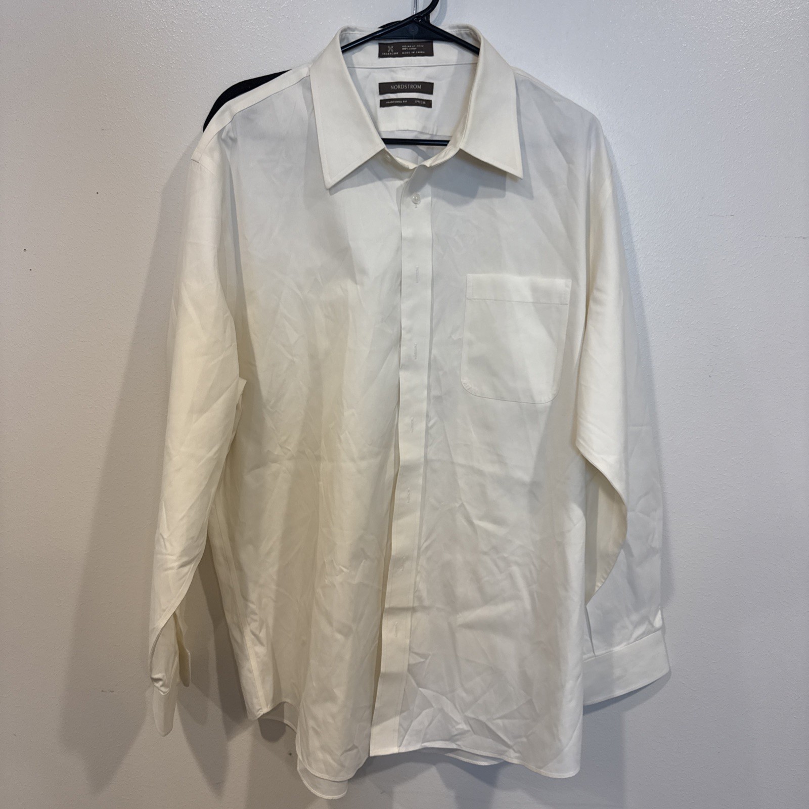 Nordstrom 17 1/2 35 Traditional Fit Button Down Shirt Smartcare Cotton Mens Nordstrom 17 1/2 35 Traditional Fit Button Down Shirt Smartcare Cotton Mens