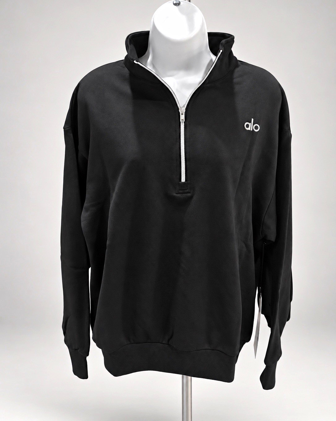 ALO Men’s Black 1/4 Zip Mock Neck Pullover Logo Sweatshirt Medium ALO Men’s Black 1/4 Zip Mock Neck Pullover Logo Sweatshirt Medium