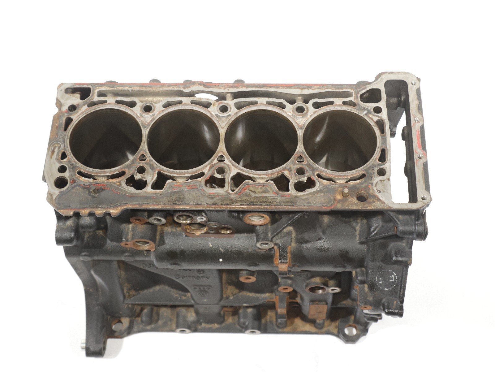 2018-2020 Audi Q5 FY 2.0L Engine Cylinder Block Crankcase Bare OEM 06K103023N 2018-2020 Audi Q5 FY 2.0L Engine Cylinder Block Crankcase Bare OEM 06K103023N