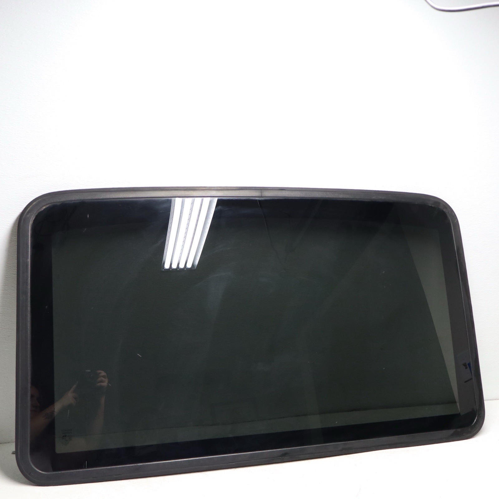 2001-2007 Toyota Sequoia Sunroof Glass Only 2004-2006 Tundra OEM 2001-2007 Toyota Sequoia Sunroof Glass Only 2004-2006 Tundra OEM