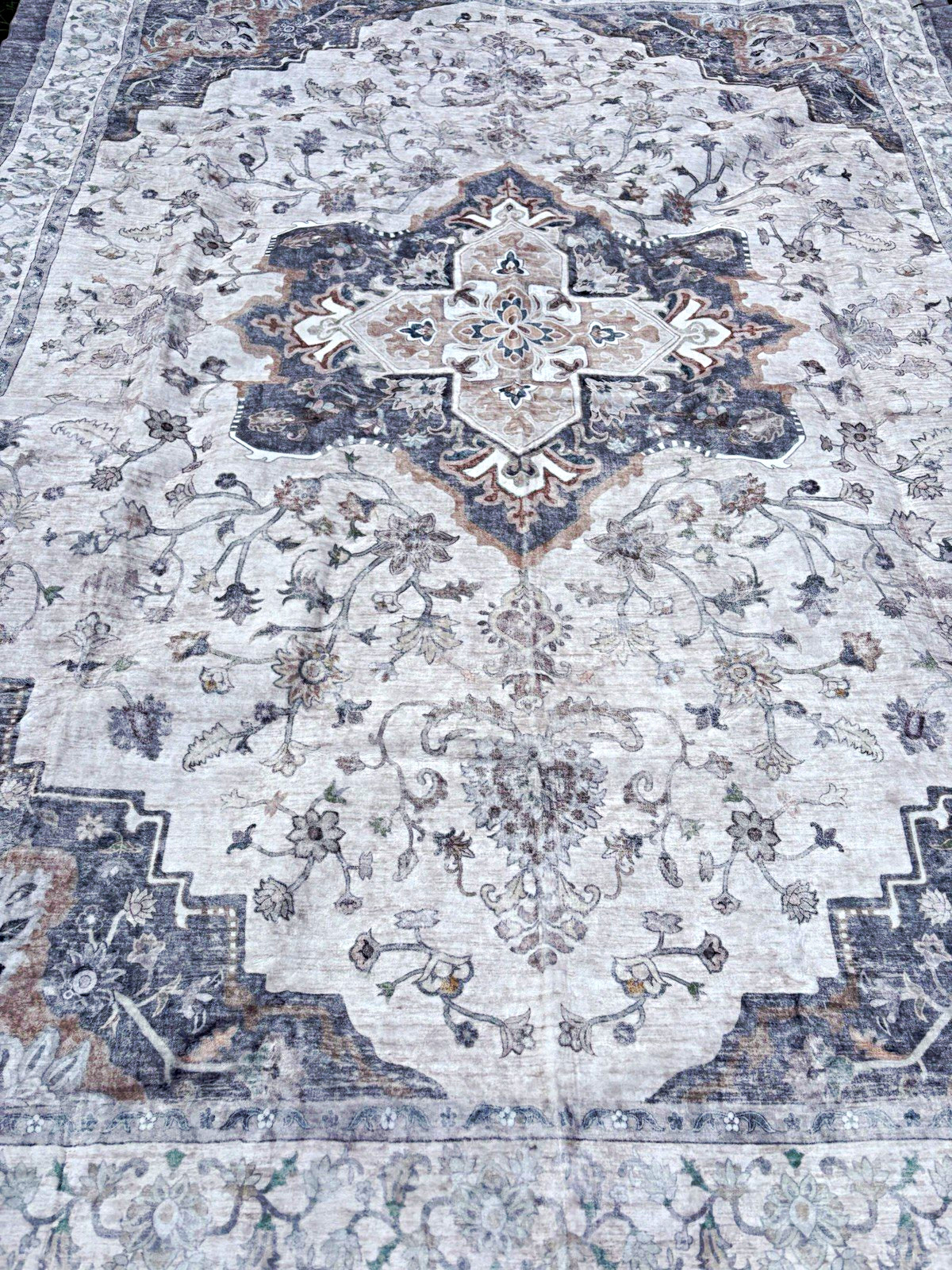 Gray/Beige Oriental Traditional area rug 9x12 ft Gray/Beige Oriental Traditional area rug 9x12 ft