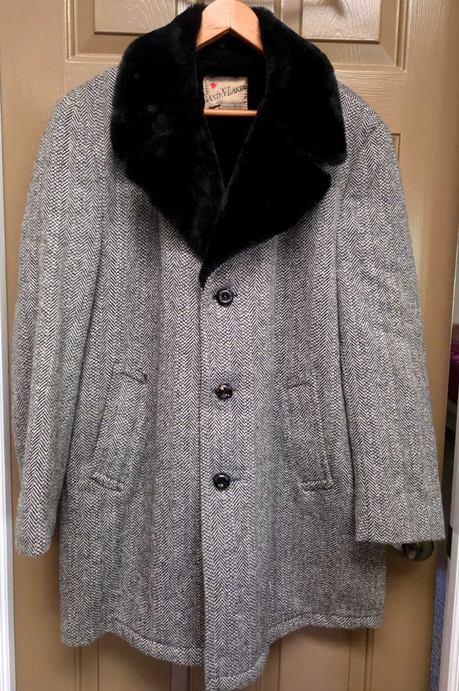 VINTAGE Land-N-Lakes 60s Car Coat XL Black Herringbone Faux Fur Jacket USA 70s VINTAGE Land-N-Lakes 60s Car Coat XL Black Herringbone Faux Fur Jacket USA 70s
