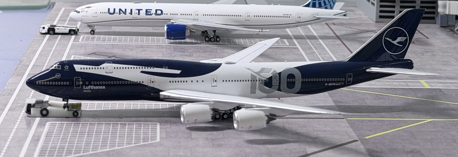 NGM78045 1:400 NG Model ULTIMATE Lufthansa B747-8i Reg #D-ABYN \'100 Years\'