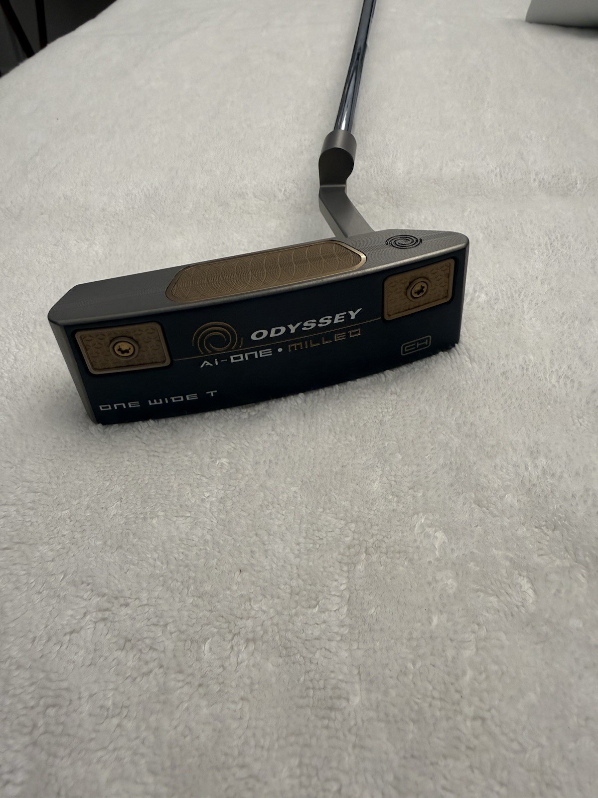 Very Nice Tour Issue Odyssey Silver AI-One Milled One Wide T CH Putter 34 Inch