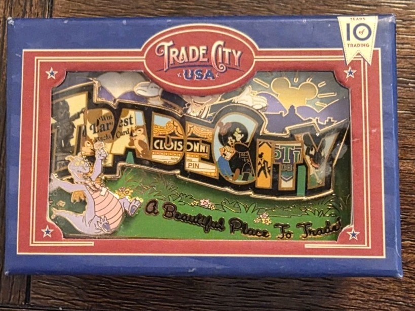 WDW 2010 Trade City USA Disney JUMBO pin Greeting from Trade City LE250 WDW 2010 Trade City USA Disney JUMBO pin Greeting from Trade City LE250