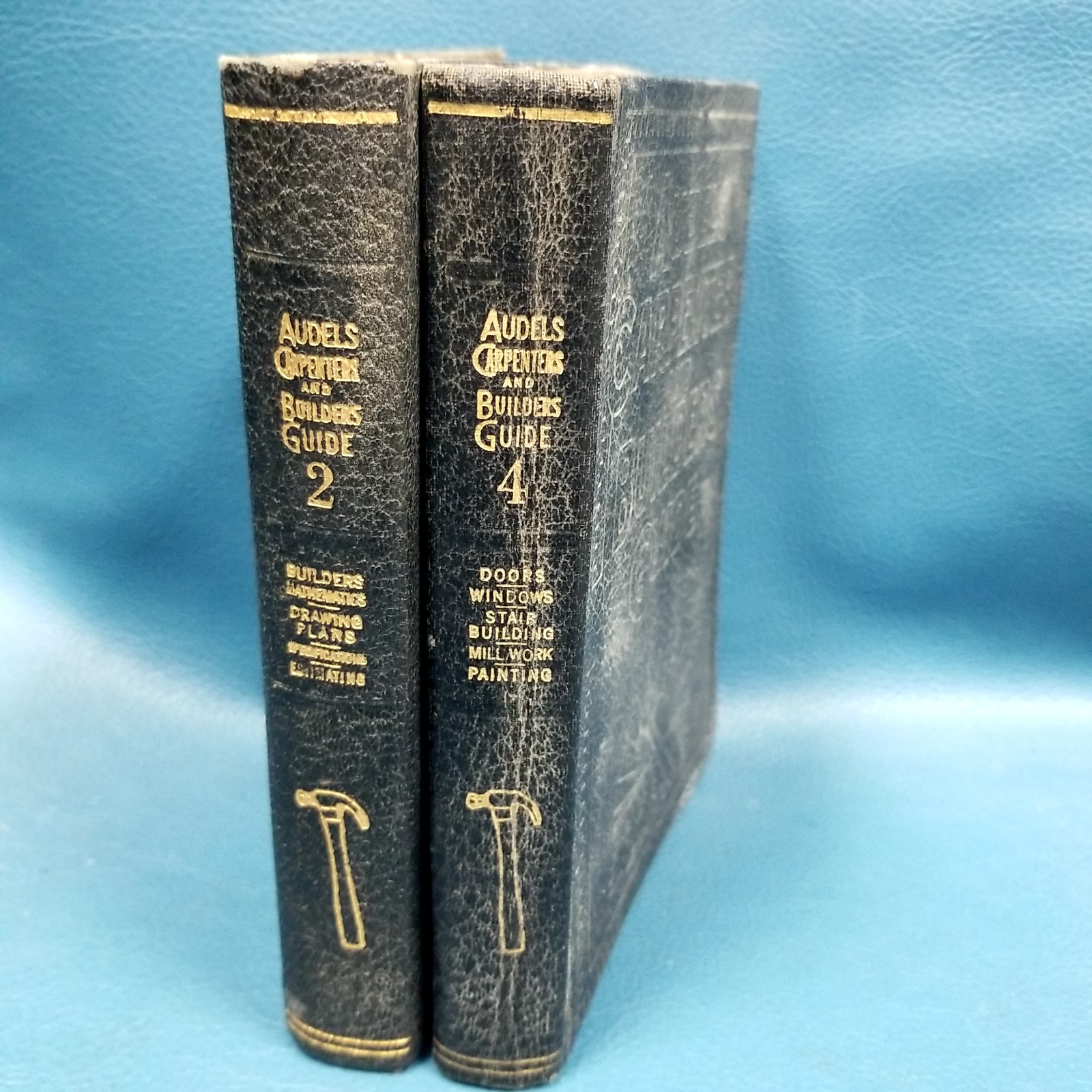 VTG Audels Carpenters + Builders Guide Vol 2 & 4  Leather Bound Books 1947-49