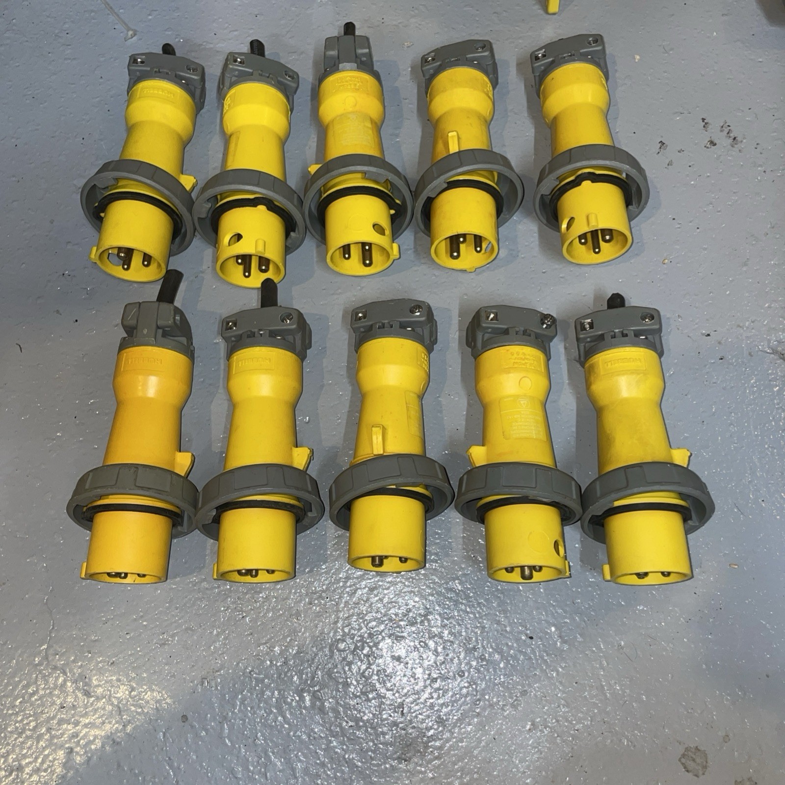 LOT OF 10 Hubbell HBL330P4W 30A 125V Pin & Sleeve Watertight Plugs 330P4W