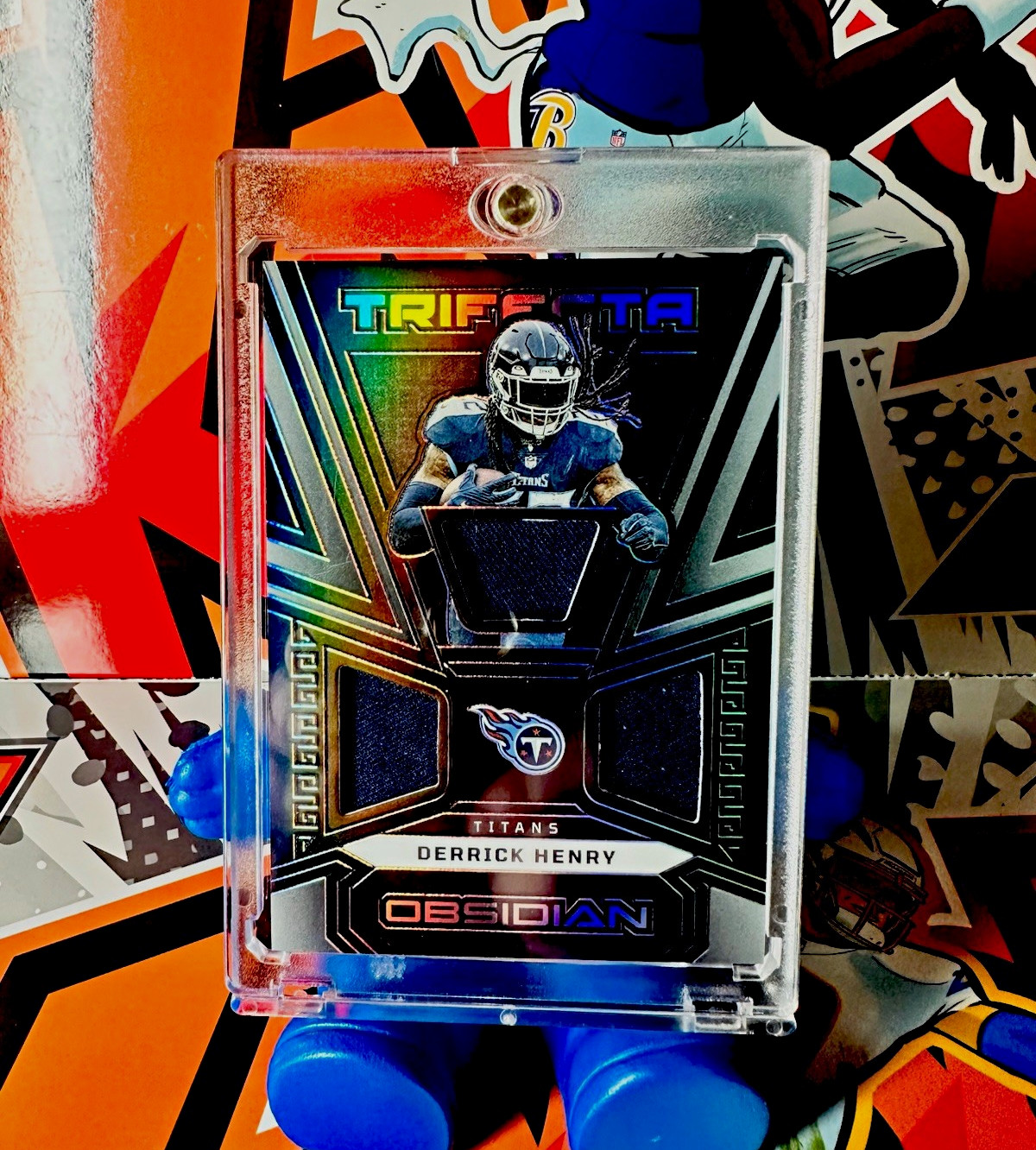 Panini 2023 Obsidian Trifecta Swatches Derrick Henry Titans #TRI-DHE /199 MEM Panini 2023 Obsidian Trifecta Swatches Derrick Henry Titans #TRI-DHE /199 MEM