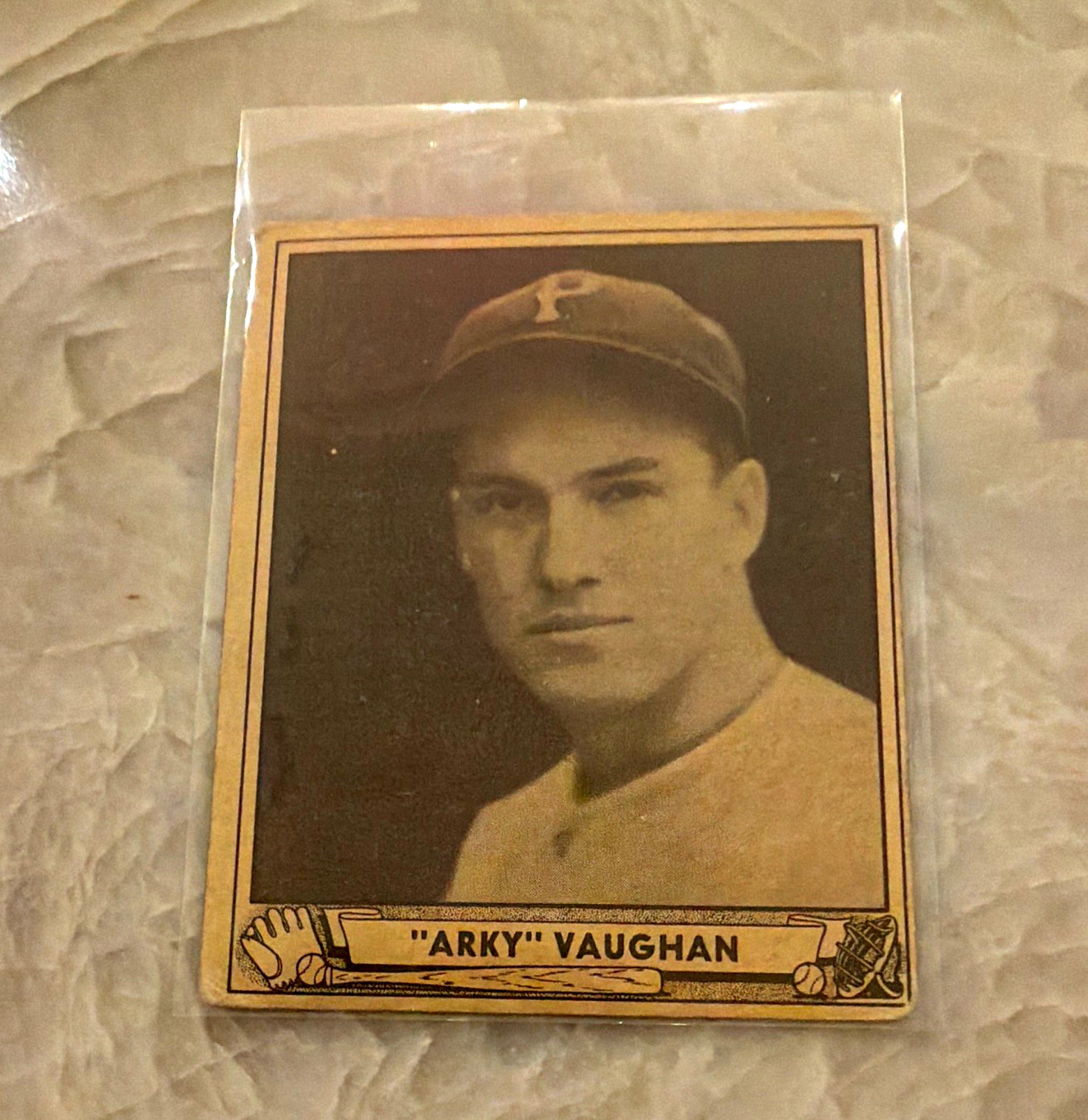 1940 Play Ball Arky Vaughan #107 Pittsburgh Pirates Baseball Base Set 1940 Play Ball Arky Vaughan #107 Pittsburgh Pirates Baseball Base Set