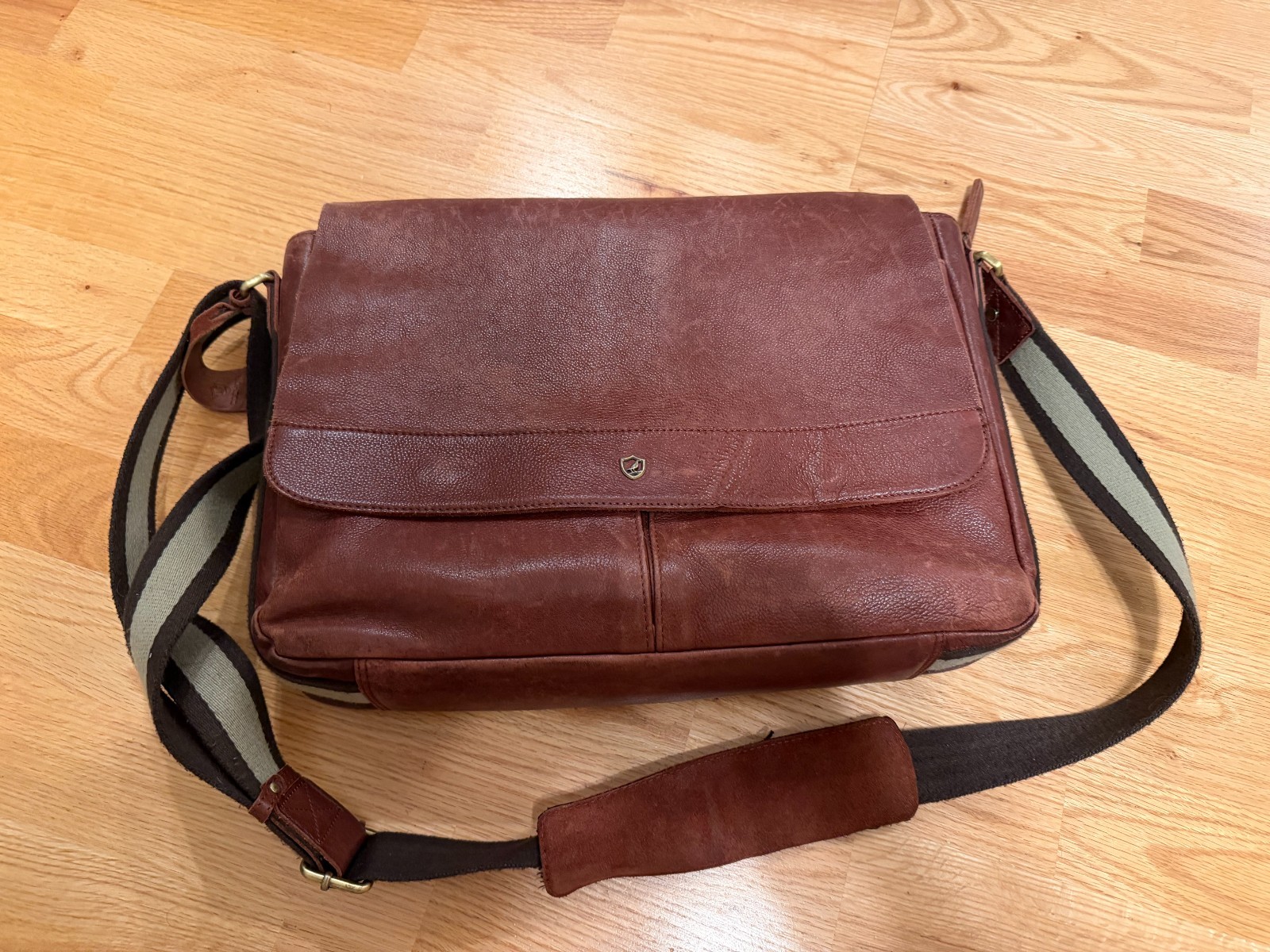 Brown Leather Messenger Shoulder Bag Satchel Adjustable Strap Flap Front