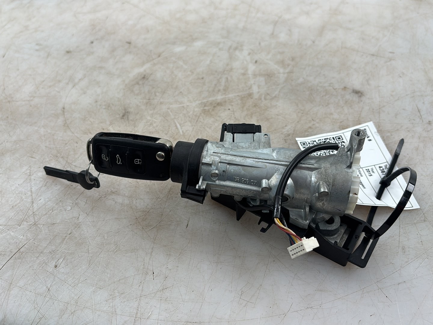 2012-2021 Volkswagen Passat Ignition Switch Lock Cylinder Assembly W/ Key OEM