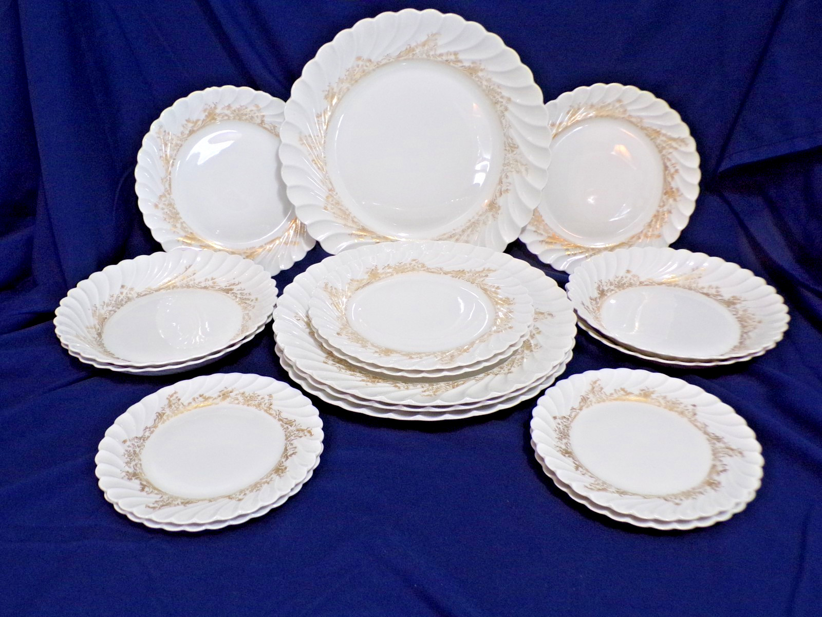 Vintage Haviland Limoges France Lador Floral Dinnerware Dinner Serv. 4 (16 Piece Vintage Haviland Limoges France Lador Floral Dinnerware Dinner Serv. 4 (16 Piece