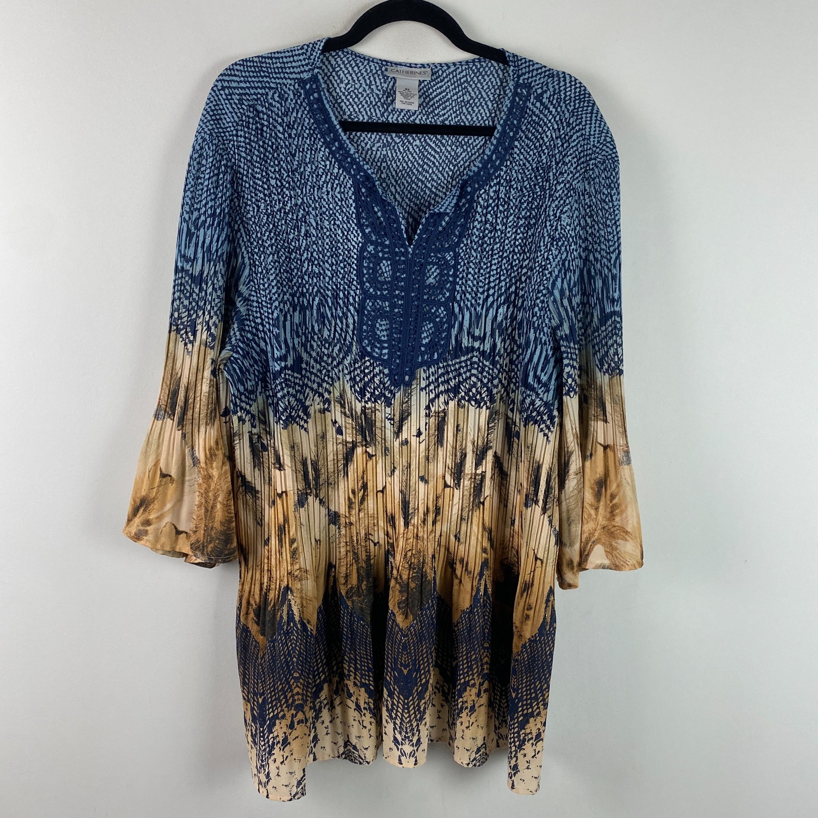 Catherines Pleated 3/4 Bell Sleeve Tunic Size 3X Crochet Trim Blouse