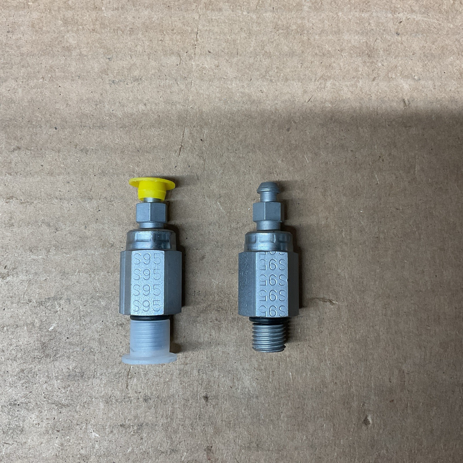 Parker 4-P5QNBA-S Hydraulic Port Bleed Adapter Lots Of 2