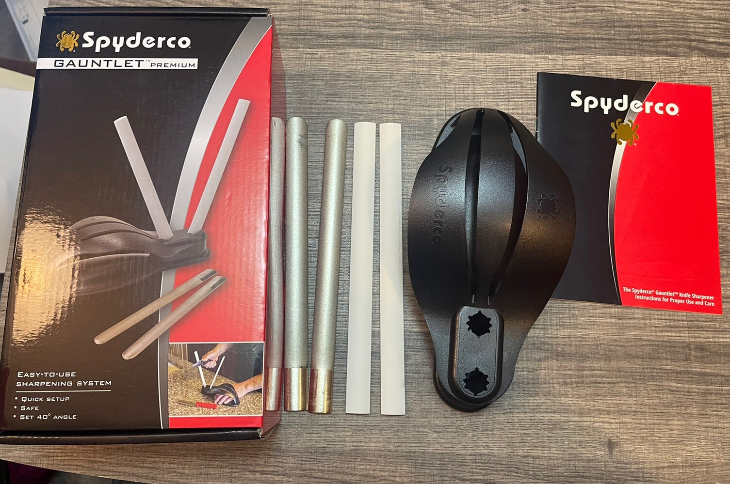 Spyderco Gauntlet Premium Ceramic Rod Knife Sharpening System 603FCBN