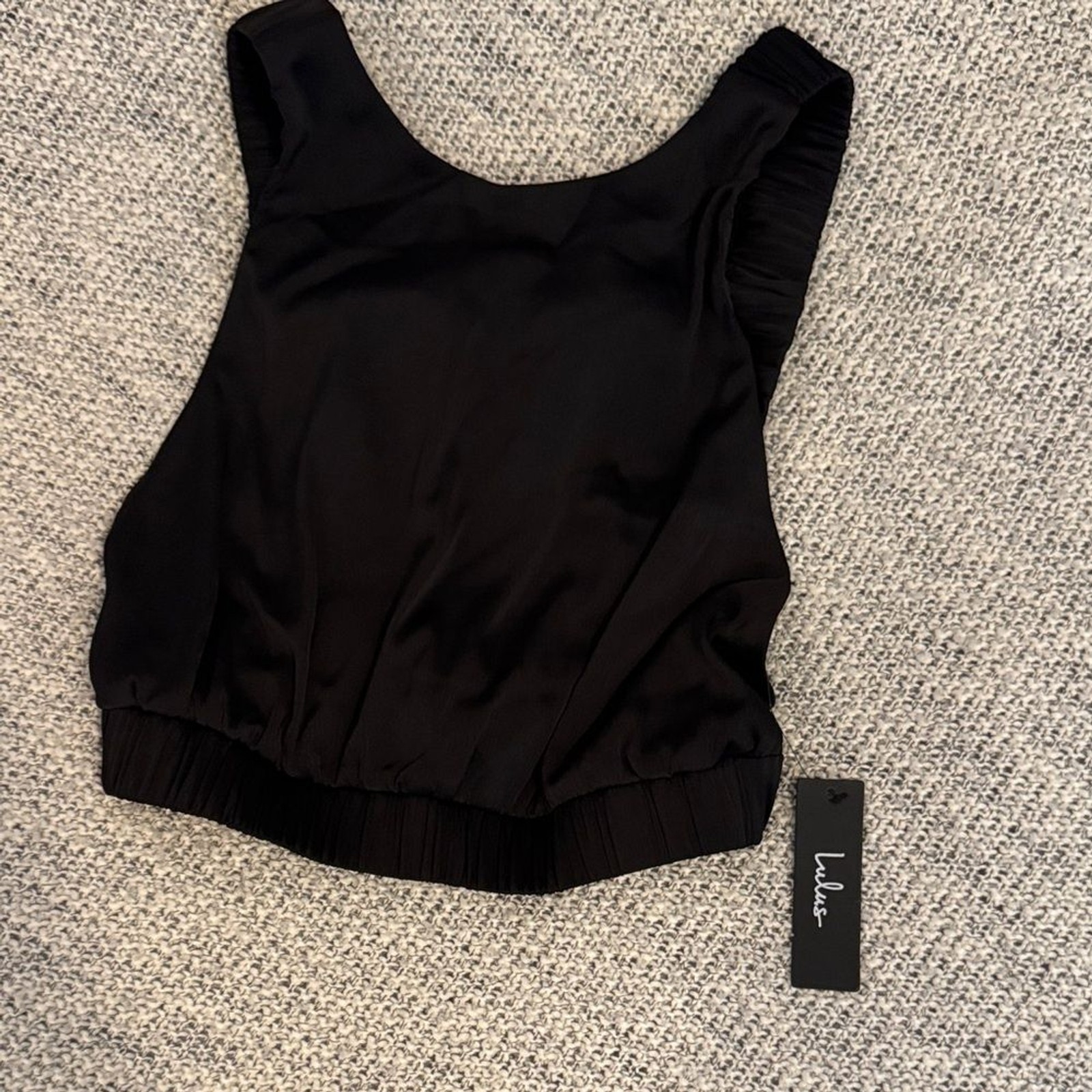 Lulu\'s NWT size M Elegant Black Tank Top