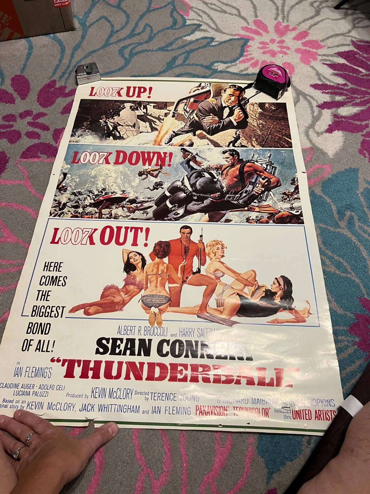 JAMES BOND COLLECTION-SEAN CONNERY-THUNDERBALL 1965 3’ x 2’ Authentic Movie Post