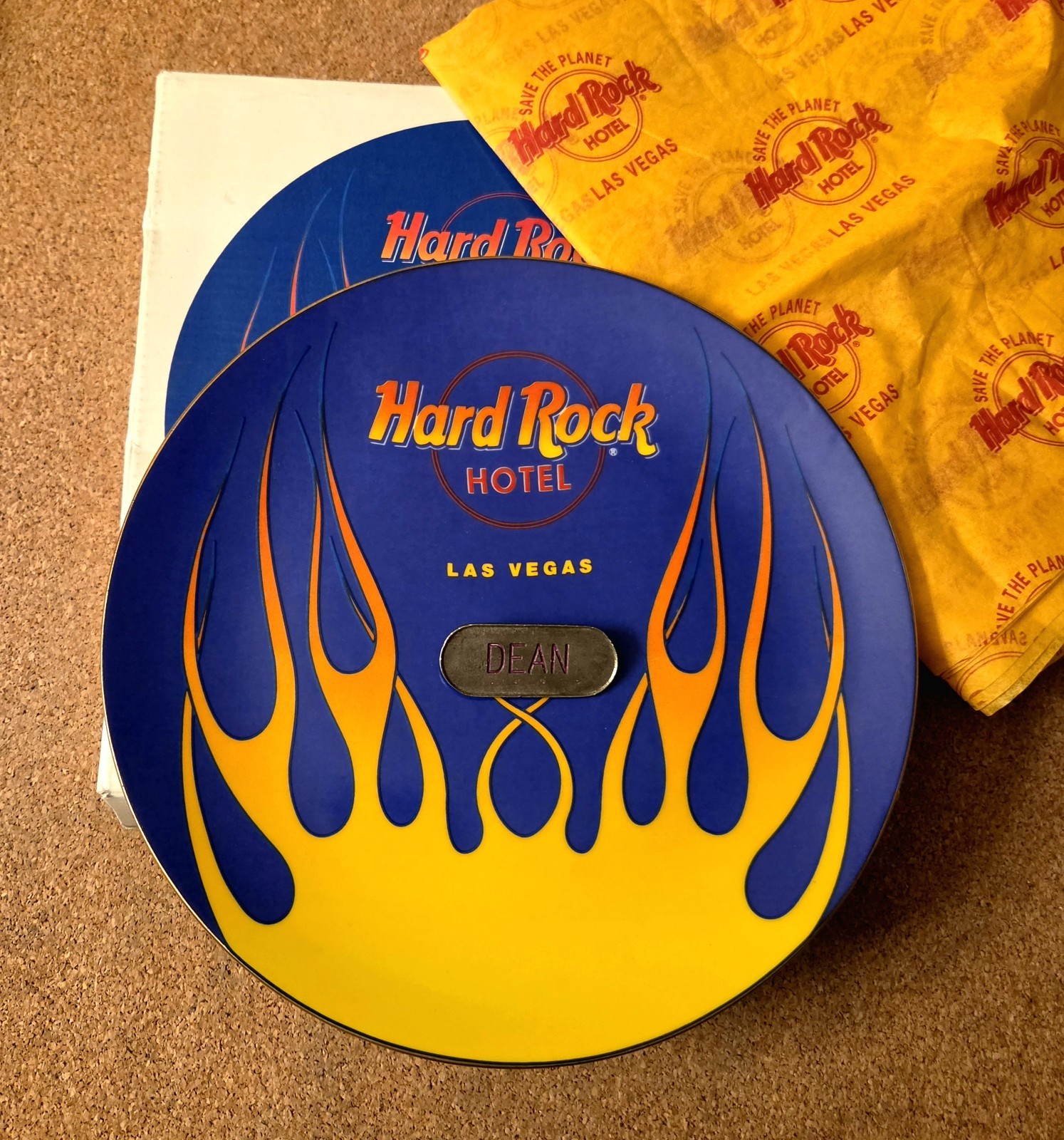 Vtg 1995 Hard Rock Hotel Las Vegas Flame Plate Box Tissue & 1995 Dealer Badge