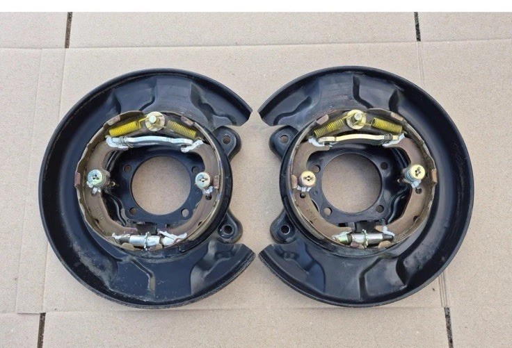2004-2010 Toyota Sienna Disc Brake Rear Backing Plates Left Right OEM PAIR  ✅
