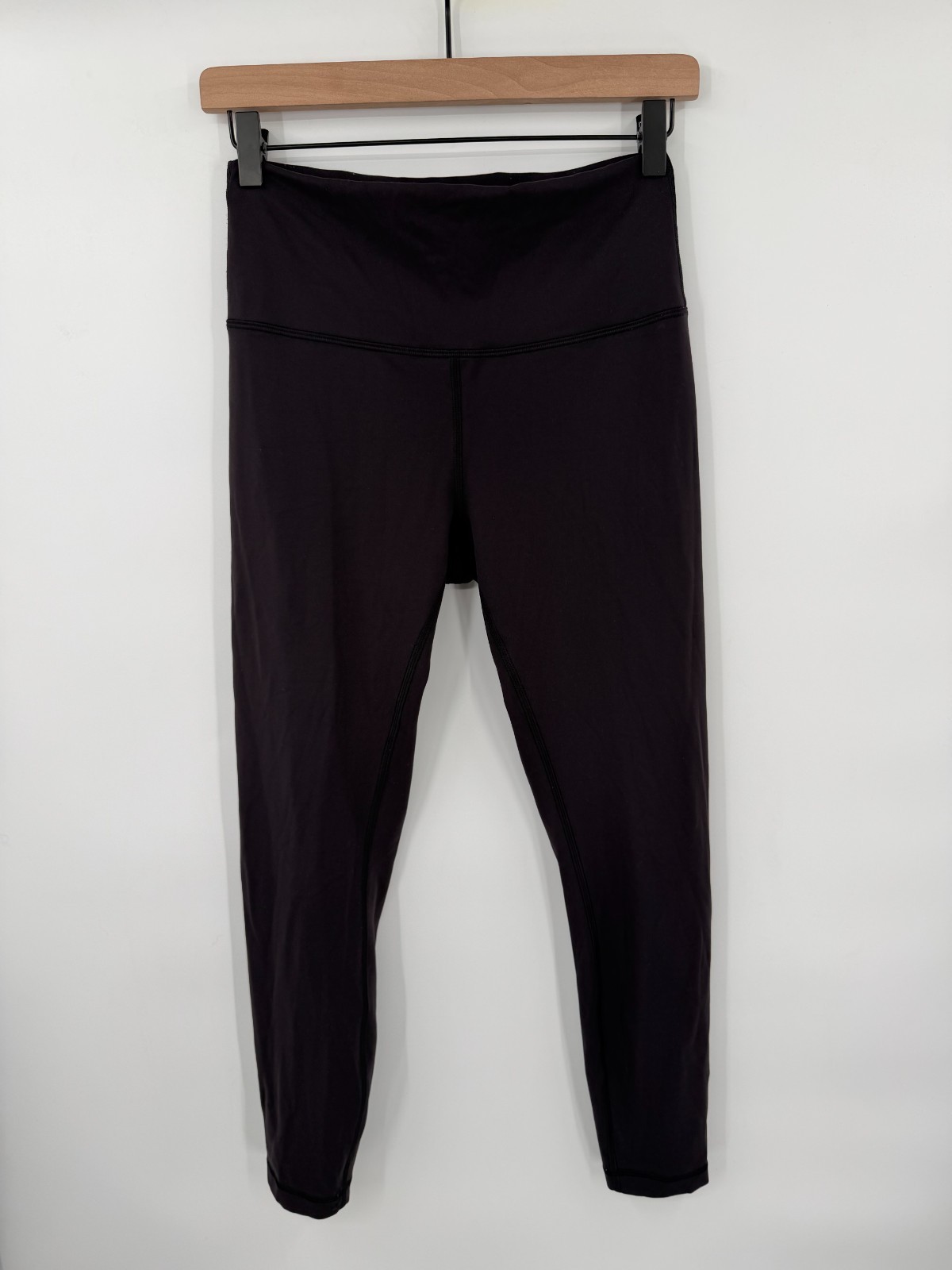 Lululemon Wunder Train High Rise Tight 25” Black Athletic Yoga Womens Size 8 Lululemon Wunder Train High Rise Tight 25” Black Athletic Yoga Womens Size 8