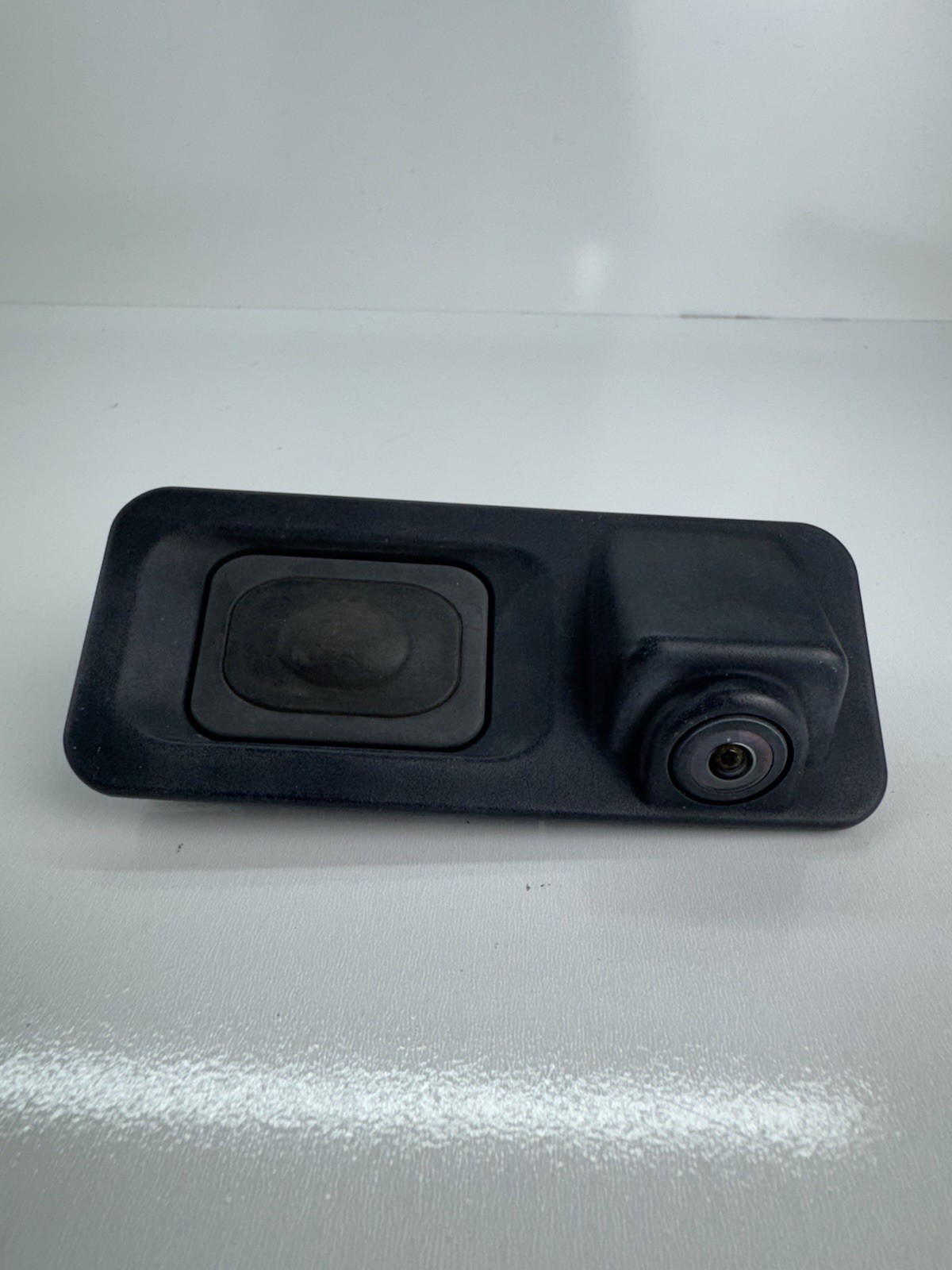2017-2019 Jaguar XE Rear Parking View Camera GX73-432B10-BB OEM 2017-2019 Jaguar XE Rear Parking View Camera GX73-432B10-BB OEM