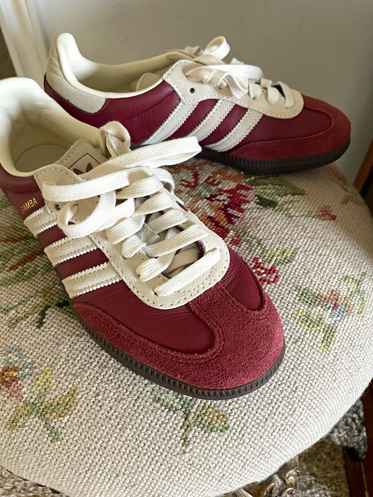 Selling a pair of authentic adidas Samba OG sneakers in the highly coveted \