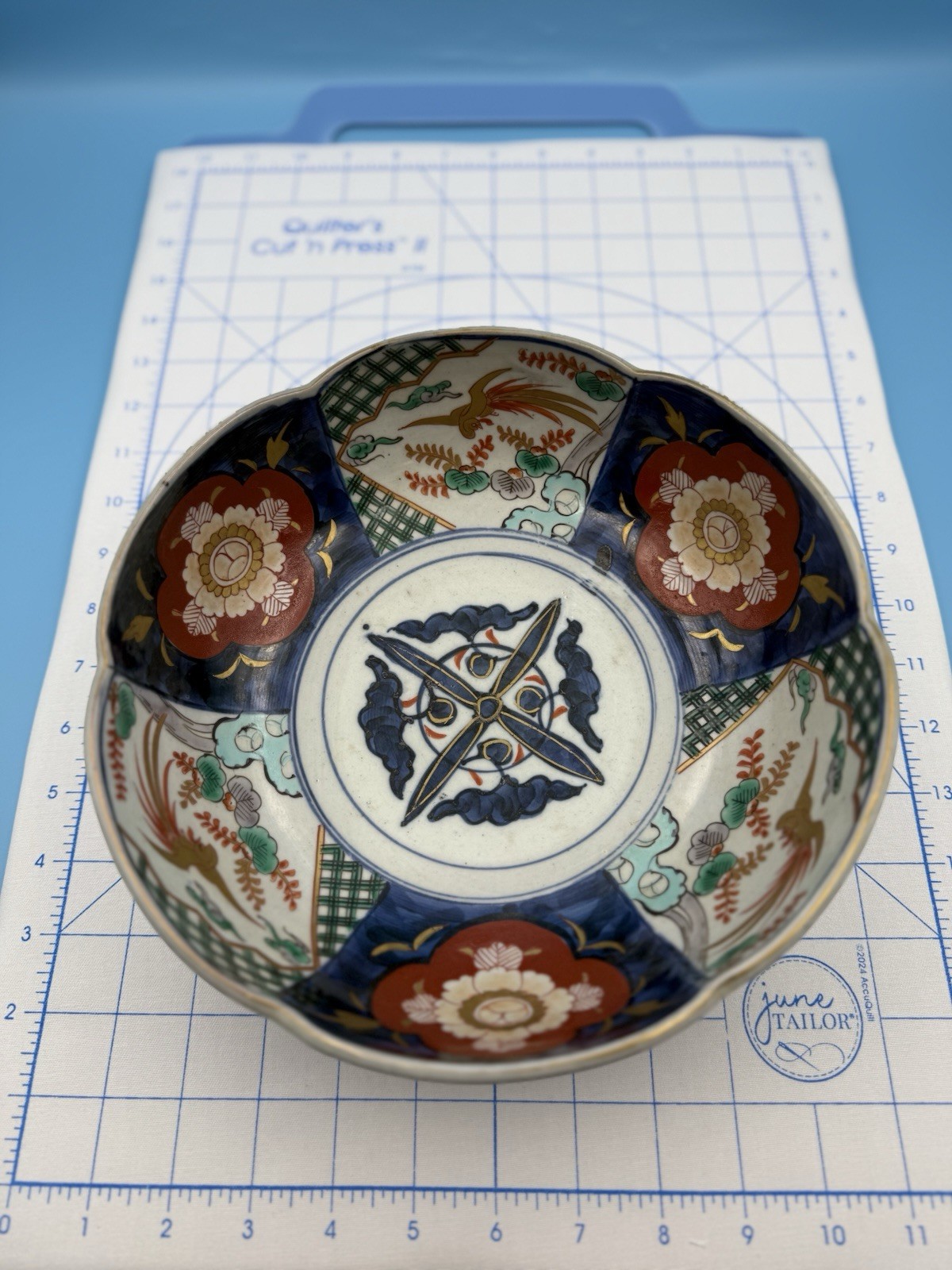 Antique Japanese Imari Arita Scalloped Bowl Phoenix Floral Pinwheel Hand Painted
