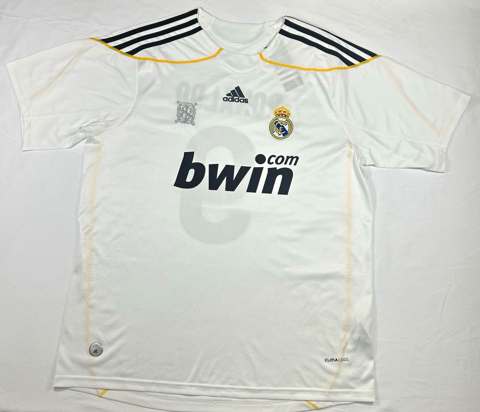 adidas Real Madrid Soccer Jersey Cristiano Ronaldo #9 Men’s 2XL White Black Gold adidas Real Madrid Soccer Jersey Cristiano Ronaldo #9 Men’s 2XL White Black Gold