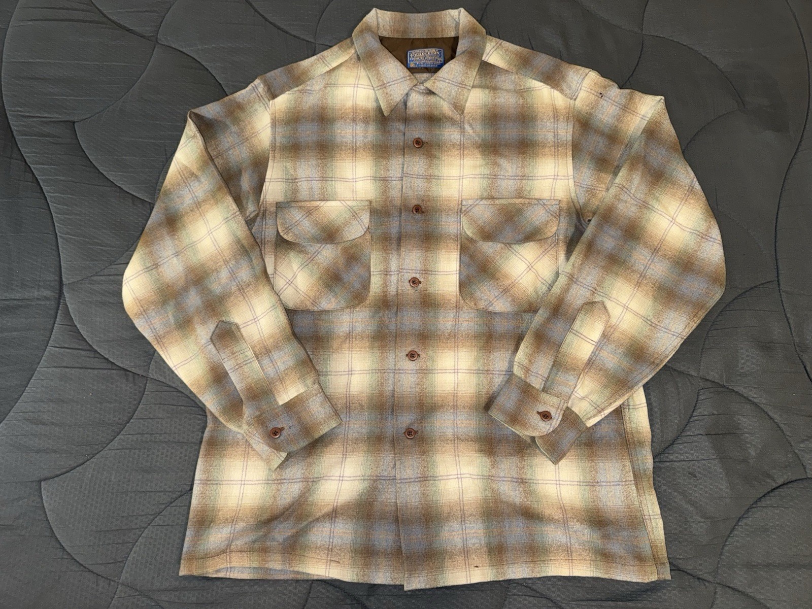 Vintage Pendleton Loop Collar Flannel Board Shirt Beige Plaid Virgin Wool Size L