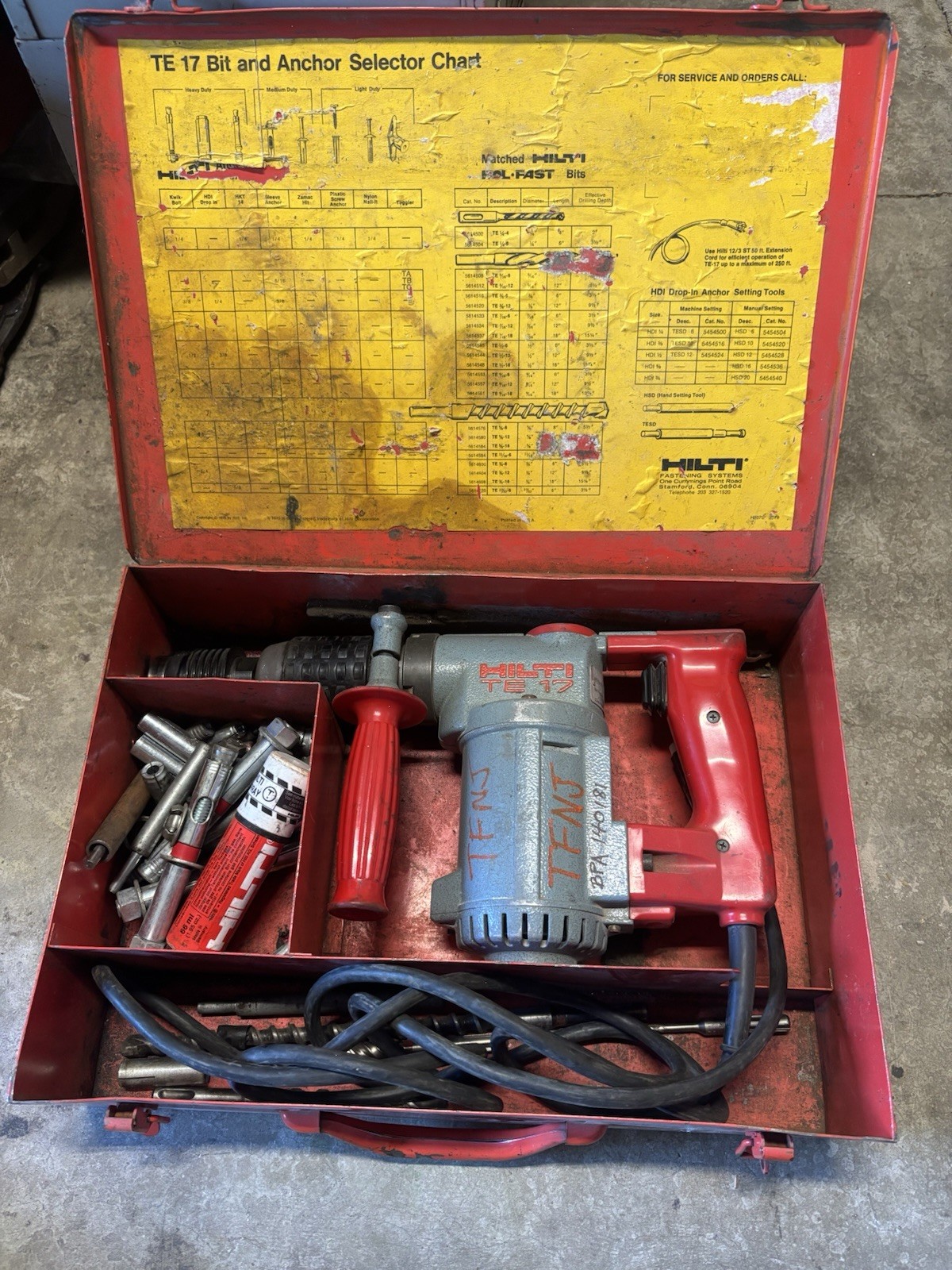 Hilti TE 17 Rotary Hammer Drill Vintage Electro-Pneumatic w/ Metal Case