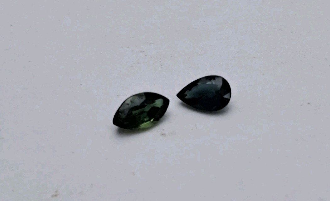 1.05 carat Genuine Green Blue Saphire Marquise & Pear 2 Stones 1.05 carat Genuine Green Blue Saphire Marquise & Pear 2 Stones