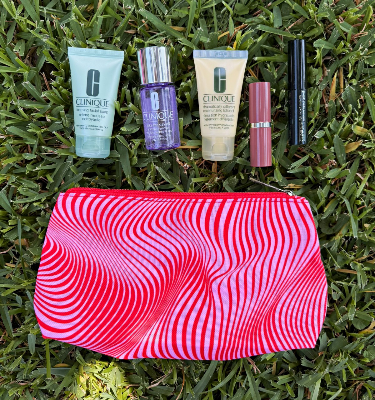 Clinique 5-Piece Skincare & Makeup Set Cleanser Moisturizer Mascara Bag
