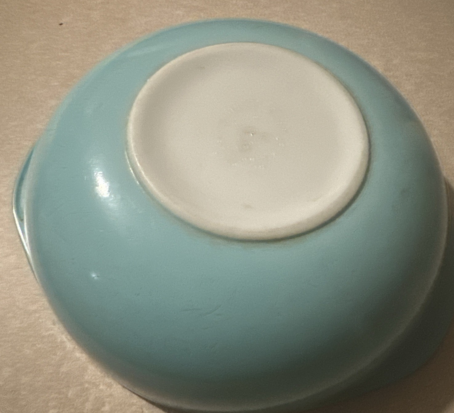 Vintage Pyrex 8.5\